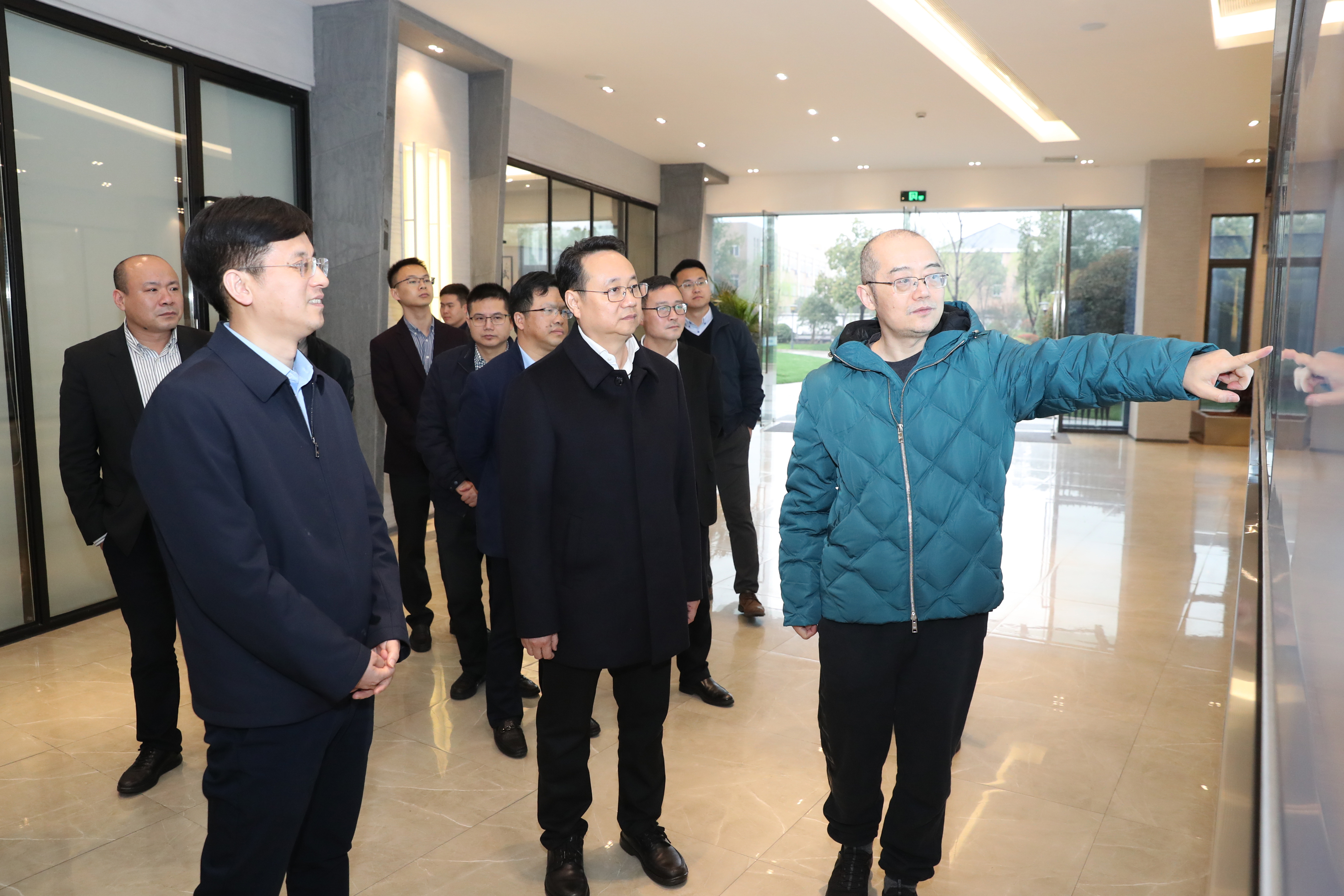 湖州市委副書記、市長(zhǎng)王綱調(diào)研我武生物